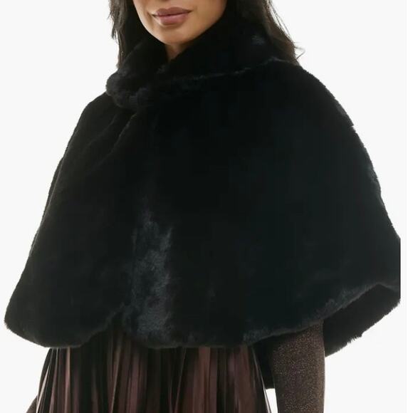 Nina Leonard Accessories - Nina Leonard Black Faux Fur Capelet OS